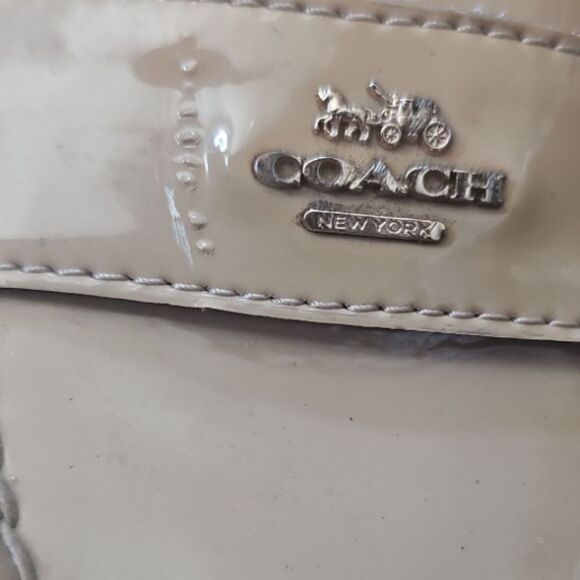 Coach Odette Slip On Loafer Tan Patent Leather Sz 7 Elegant Comfortable Timeless - Picture 8 of 15